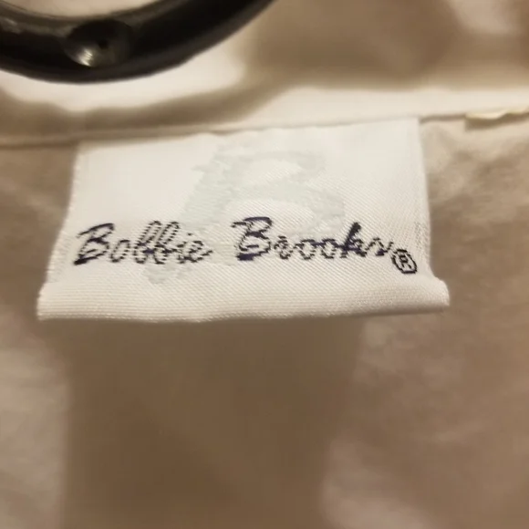 EUC Bobbie Brooks dragonfly embroidered white button down - Picture 3 of 4